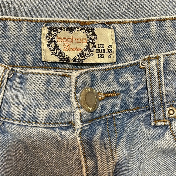 Distressed Star Jeans - Picture 4 of 4